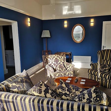 Bouverie Escape: Kent Serviced Apartment with Wi-Fi Folkestone Exterior photo