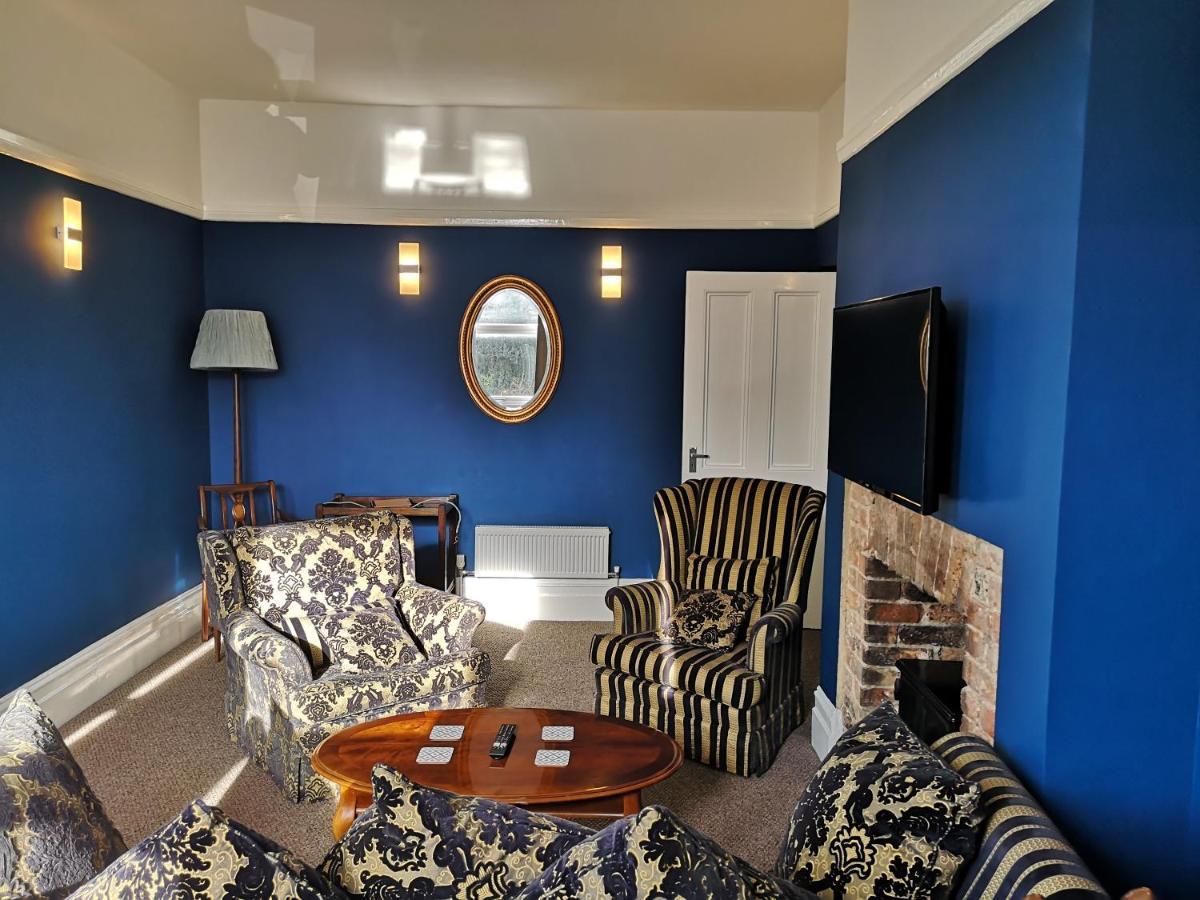 Bouverie Escape: Kent Serviced Apartment with Wi-Fi Folkestone Exterior photo