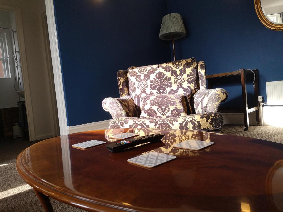 Bouverie Escape: Kent Serviced Apartment with Wi-Fi Folkestone Exterior photo