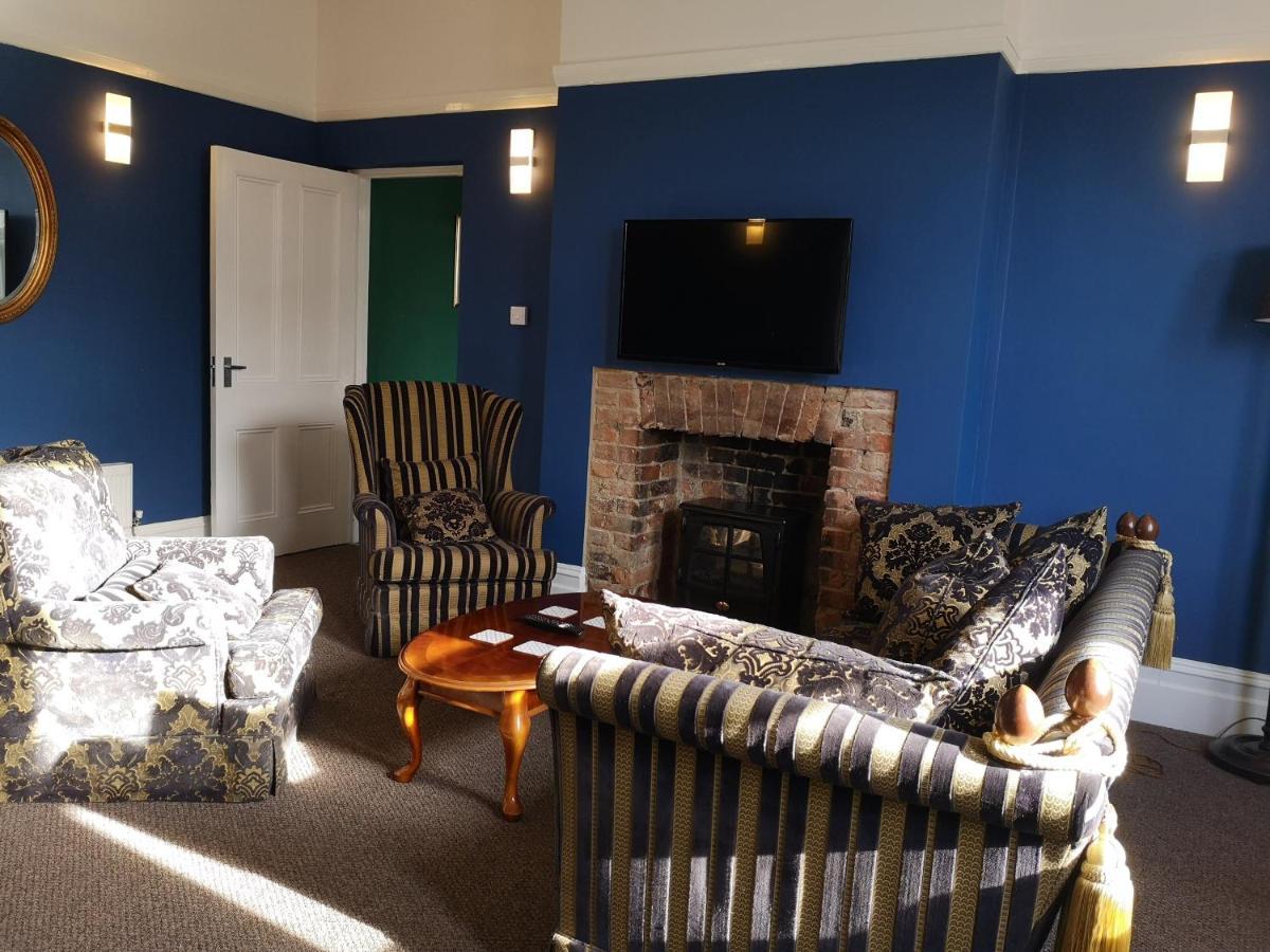 Bouverie Escape: Kent Serviced Apartment with Wi-Fi Folkestone Exterior photo