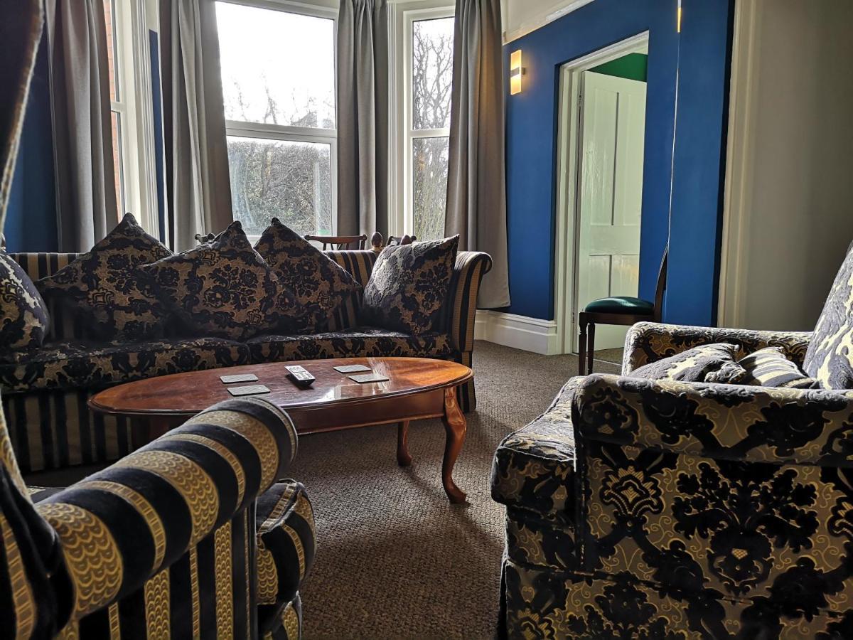 Bouverie Escape: Kent Serviced Apartment with Wi-Fi Folkestone Exterior photo