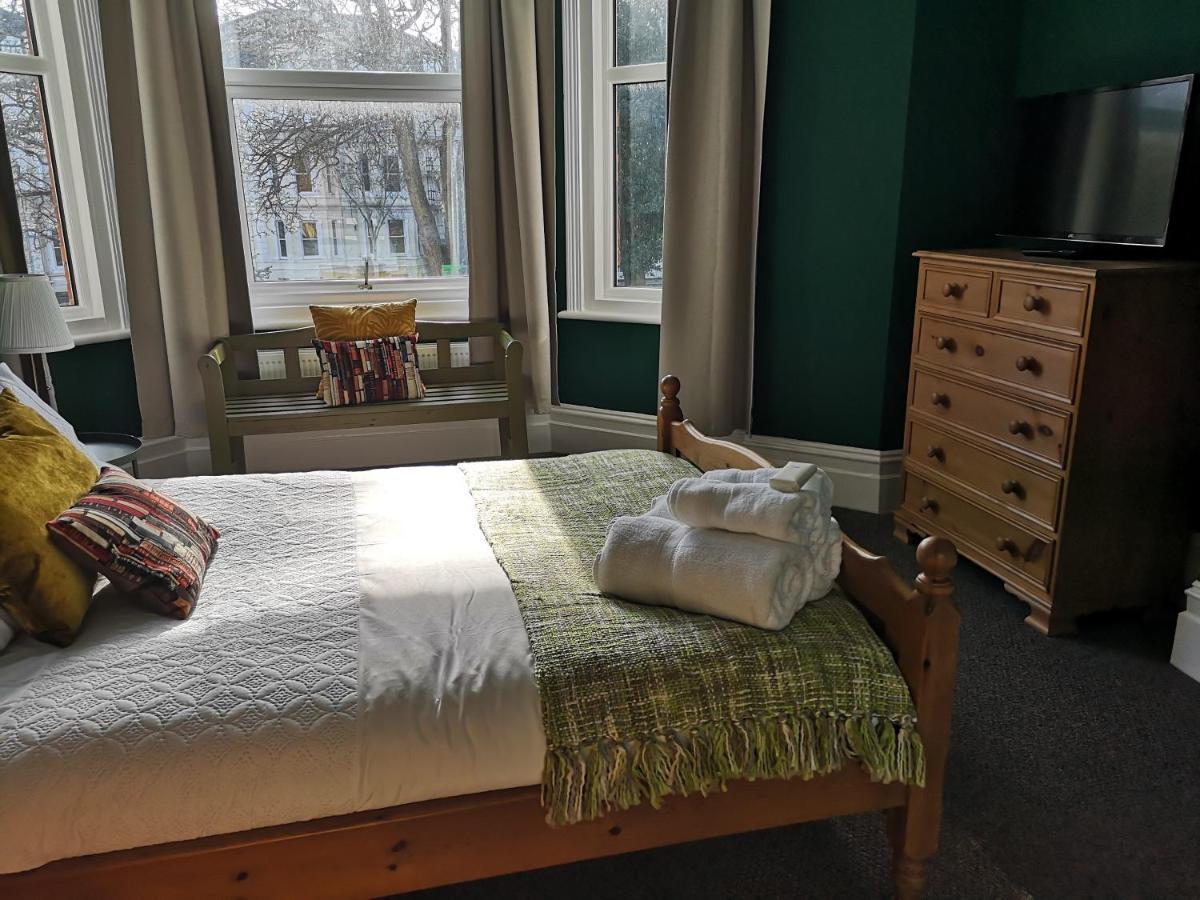 Bouverie Escape: Kent Serviced Apartment with Wi-Fi Folkestone Exterior photo