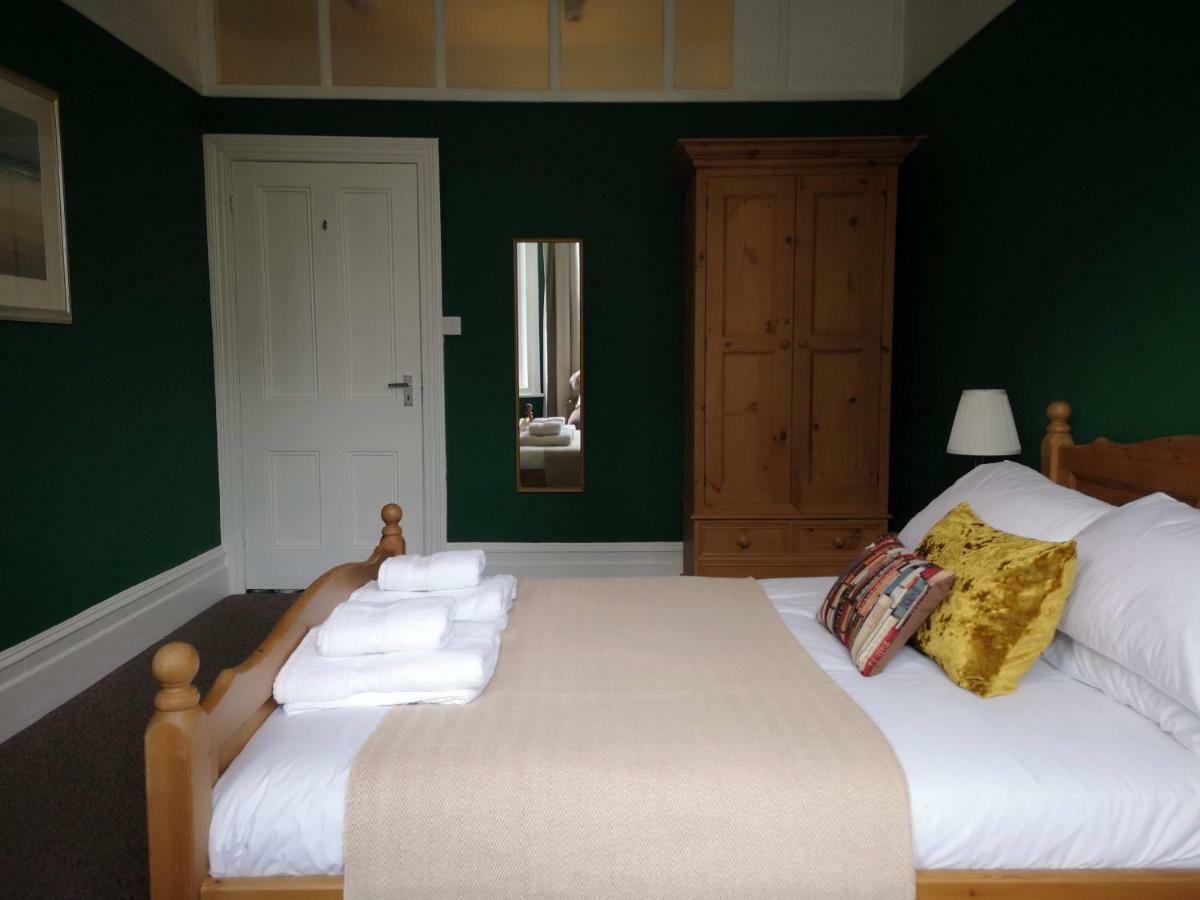Bouverie Escape: Kent Serviced Apartment with Wi-Fi Folkestone Exterior photo