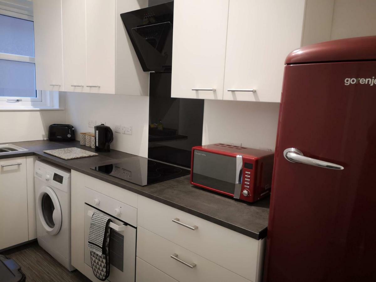 Bouverie Escape: Kent Serviced Apartment with Wi-Fi Folkestone Exterior photo
