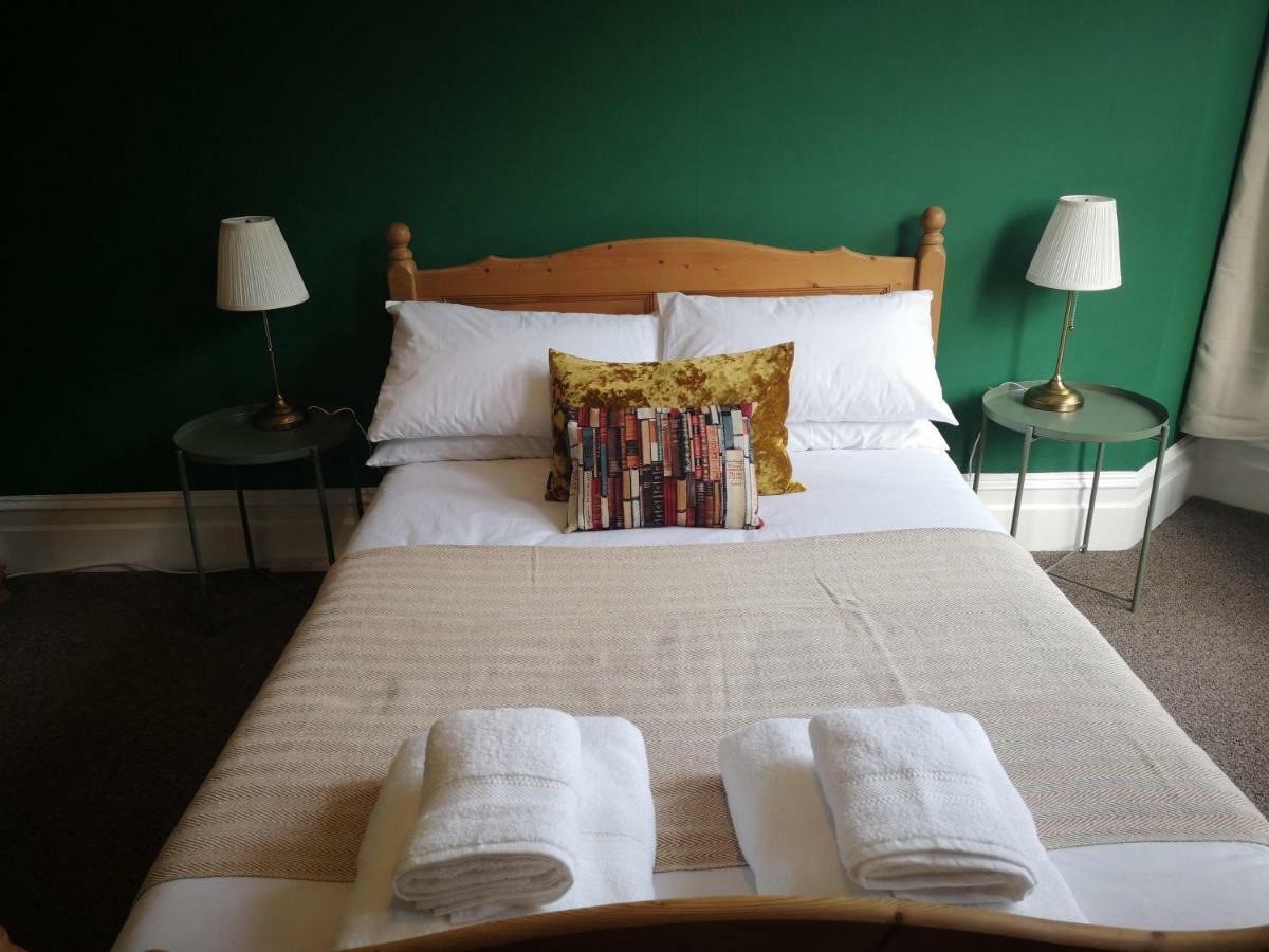 Bouverie Escape: Kent Serviced Apartment with Wi-Fi Folkestone Exterior photo
